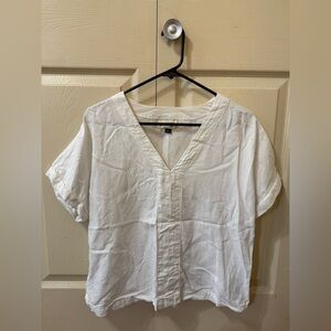 Universal Thread White V Neck Blouse Size Medium